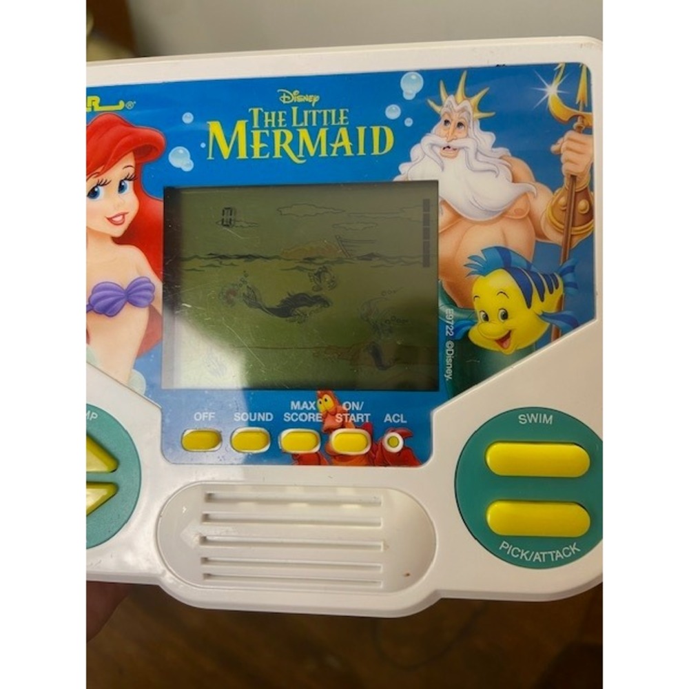 Tiger Electronics Disney The Little Mermaid Handheld LCD Video Game E9722 Hasbro